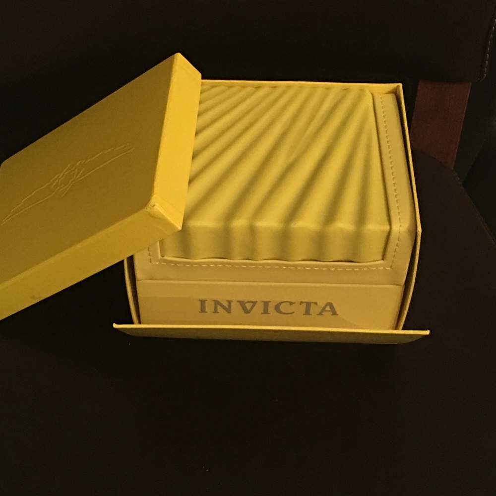 Invicta Women’s Lotus Infinity Bracelet Watch - Picture 6 of 7